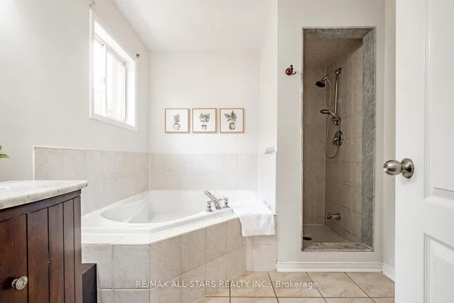 Additional image 26 of 126 Lake Louise Dr