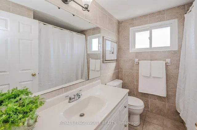 Additional image 18 of 25 Upper Canada Dr Unit 33