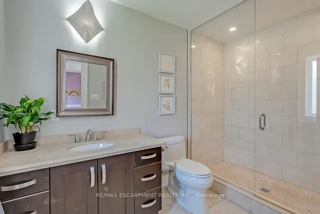 Additional image 32 of 246 Pomona Ave