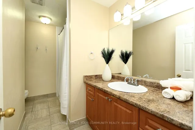 Additional image 16 of 23 Town House Cres