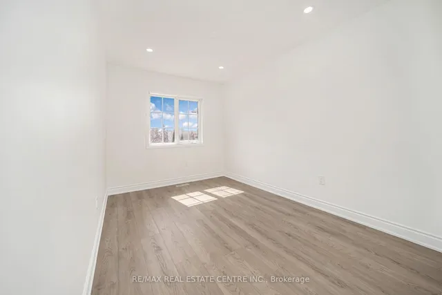 Additional image 38 of 126 Sandyshores Dr