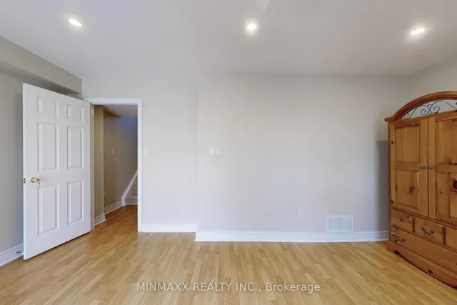 Additional image 33 of 1480 Britannia Rd Unit 91