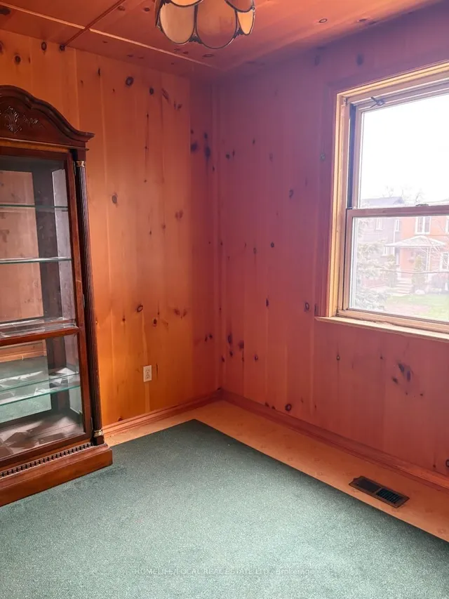 Additional image 8 of 241 Eileen Ave