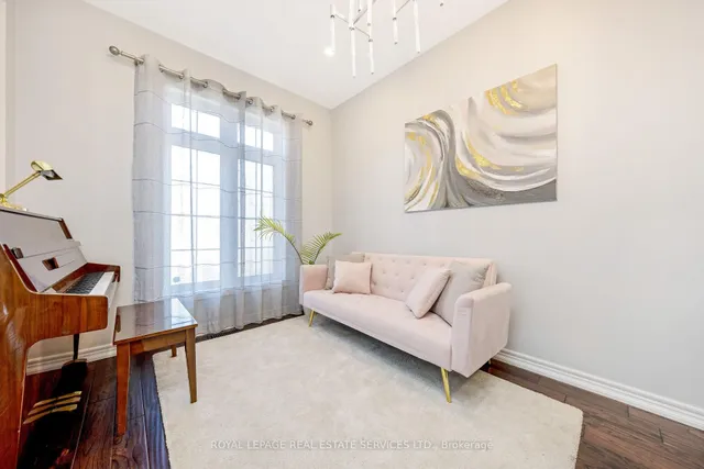 Additional image 7 of 606 Nairn Circ