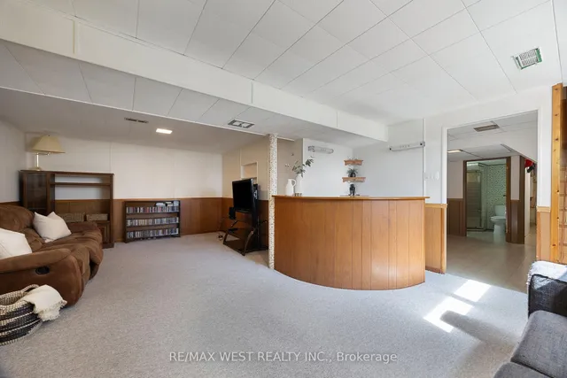 Additional image 21 of 588 Hyacinthe Blvd