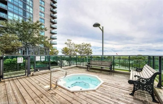 Additional image 31 of 219 Fort York Blvd