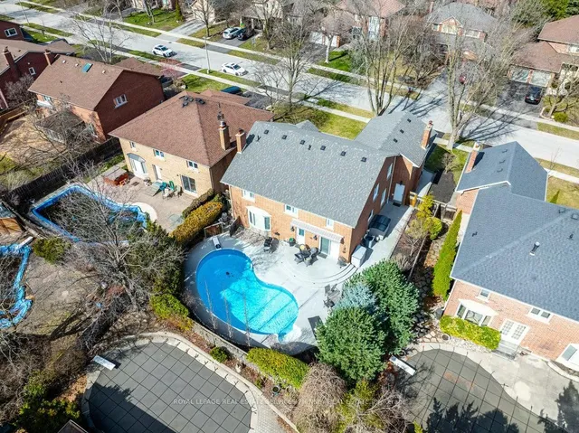 Additional image 2 of 402 Barclay Cres