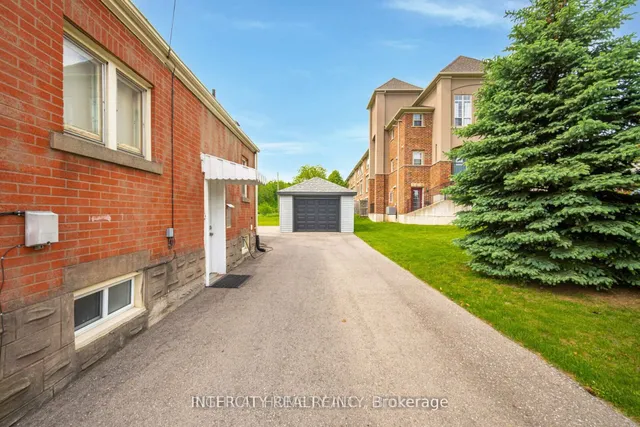 Additional image 32 of 231 Lawrence Ave