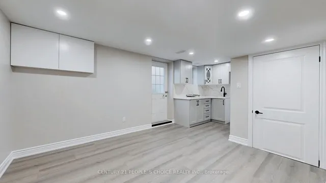 Additional image 34 of 58 Brookdale Cres