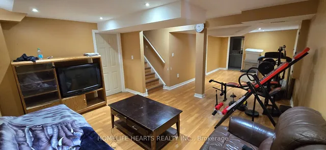 Additional image 25 of 35 Triple Crown Dr