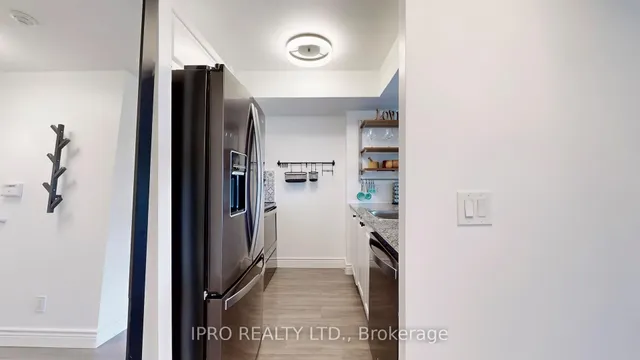 Additional image 15 of 125 Village Green Sq Unit 1606