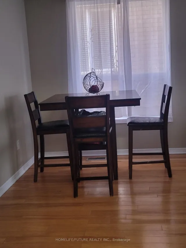 Additional image 2 of 14 Peachleaf Cres