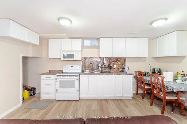 Additional image 42 of 7 Millsborough Rd