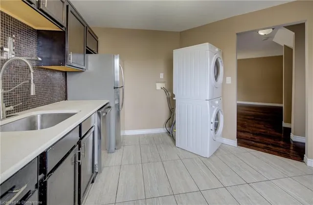Additional image 18 of 36-60 Elmsdale Dr