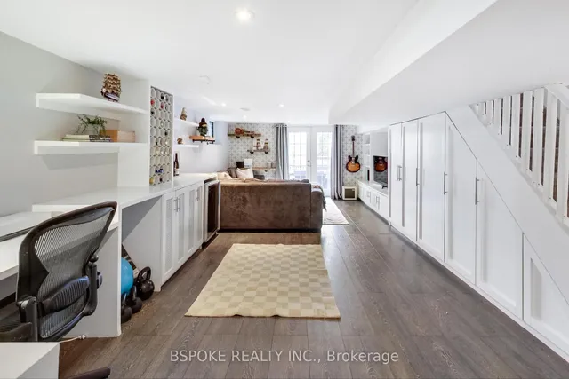 Additional image 27 of 293 Withrow Ave