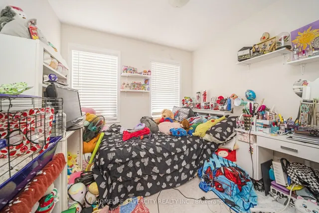 Additional image 29 of 127 Bleasdale Ave