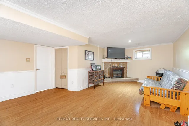 Additional image 23 of 8 Reigate Ave