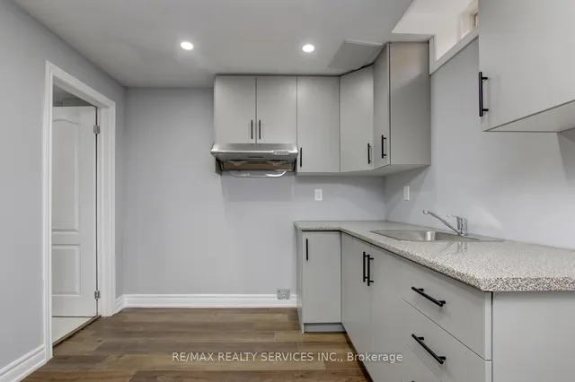 Additional image 36 of 44 Lormel Gate