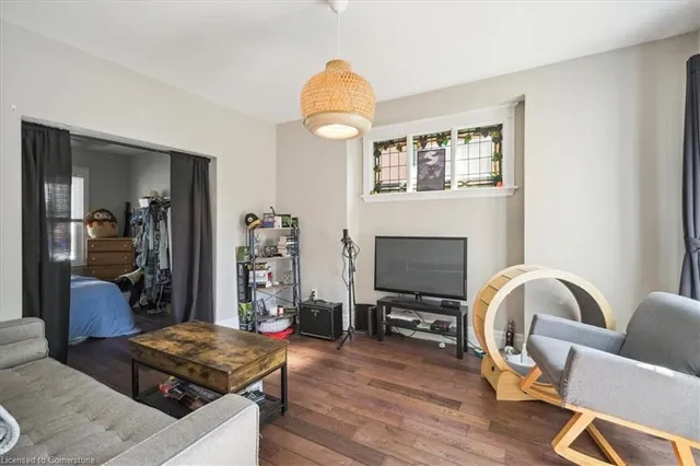 Additional image 10 of 79 Kensington Ave