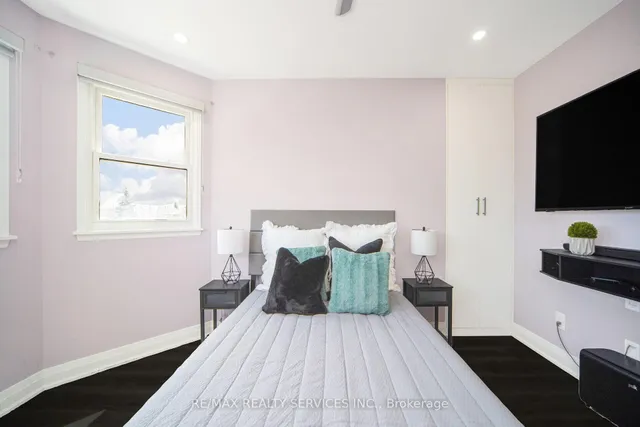 Additional image 34 of 24 Neville Cres