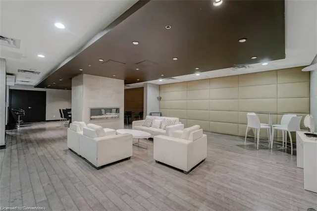 Additional image 22 of 120 Dallimore Cir Unit 926