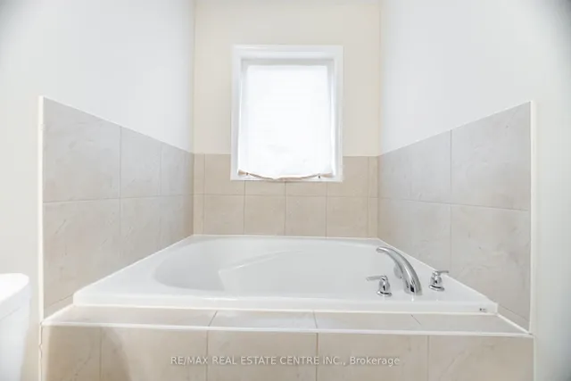 Additional image 22 of 18 Allium Rd