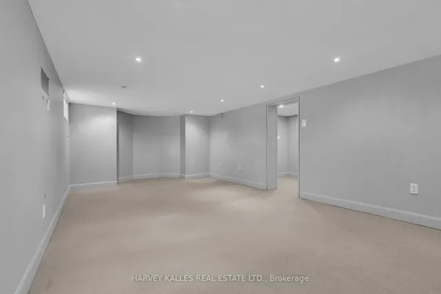 Additional image 41 of 111 Strathallan Blvd