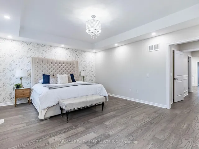 Additional image 26 of 41 Hoxton Rd