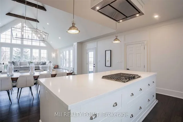 Additional image 10 of 881 Danforth Pl