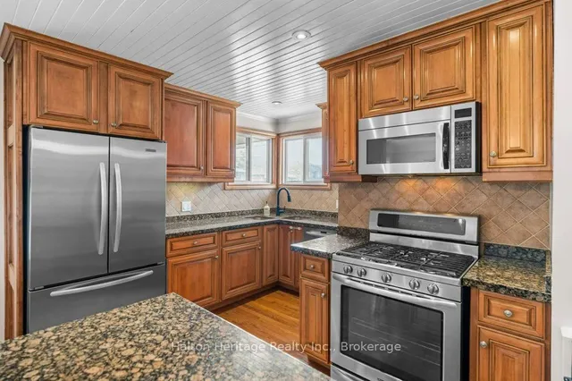 Additional image 14 of 376 East 18th St