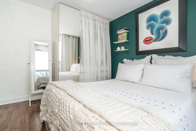 Additional image 23 of 100 Western Battery Rd Unit 1601