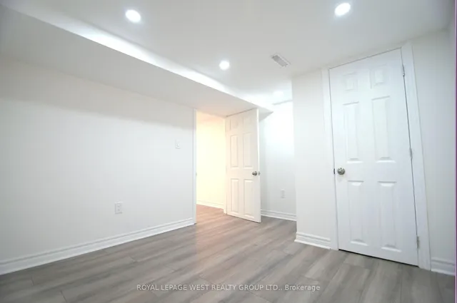 Additional image 28 of 905 Islington Ave