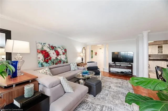 Additional image 17 of 627 The West Mall Unit 508