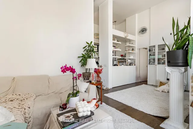 Additional image 15 of 915 King St Unit 208