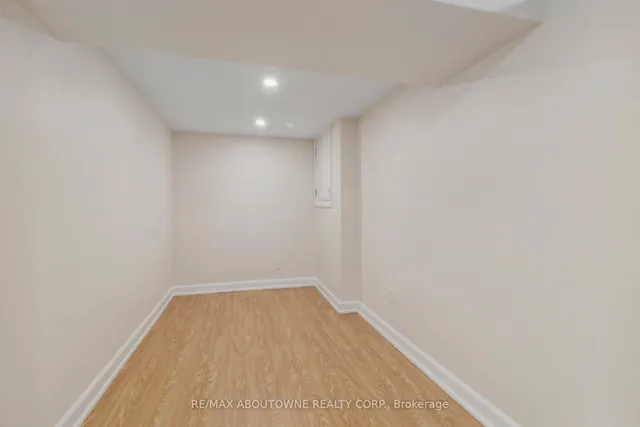 Additional image 37 of 16 Jasmine Sq