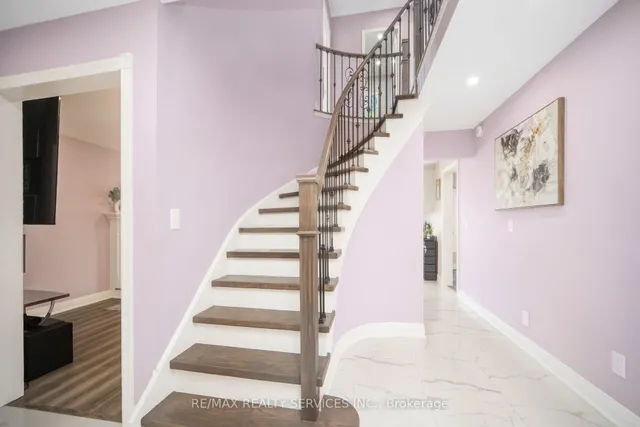 Additional image 25 of 24 Neville Cres