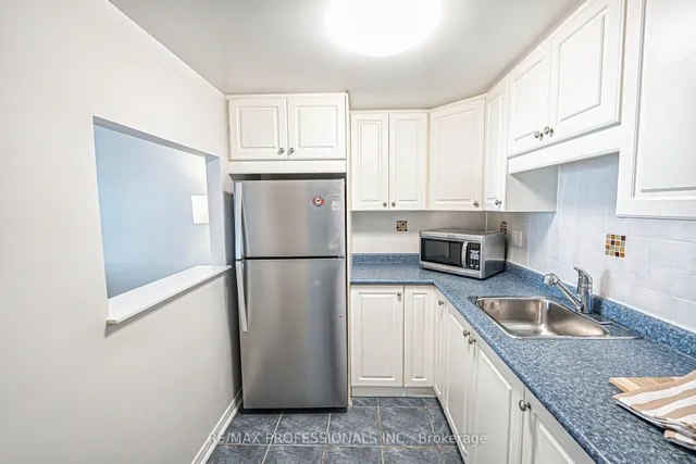 Additional image 21 of 61 Main St Unit 202