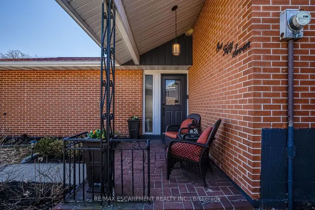 Additional image 5 of 157 LAURIER Ave