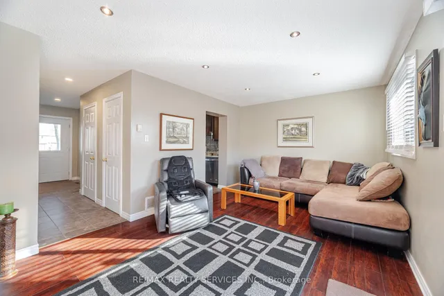 Additional image 13 of 93 Hansen Rd Unit 20