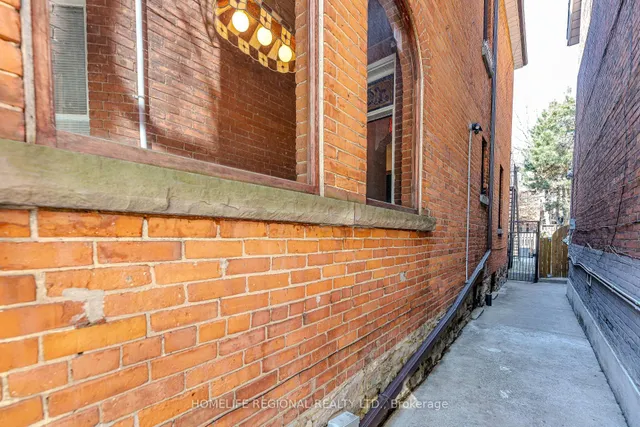 Additional image 10 of 236 Dovercourt Rd