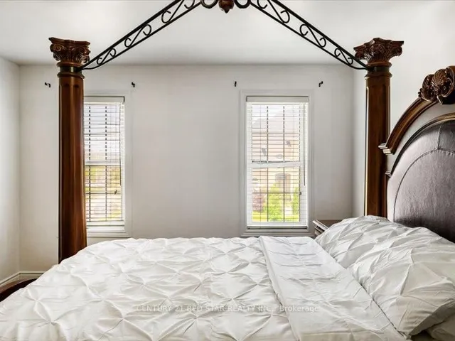 Additional image 31 of 31 Eiffel Blvd