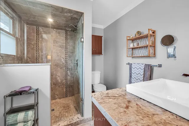 Additional image 20 of 2352 BRINELL Ave