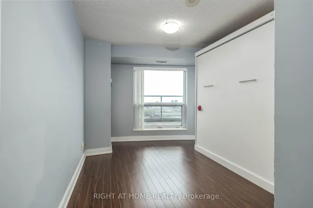 Additional image 21 of 125 Village Green Sq Unit 3703