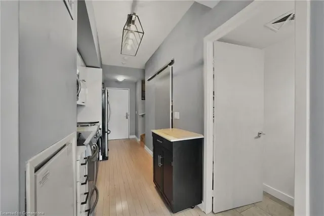 Additional image 10 of 21 Nelson St Unit LPH30