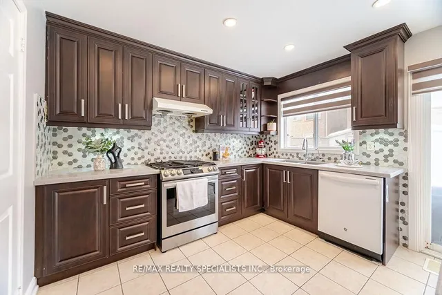 Additional image 14 of 8 Upshall Dr