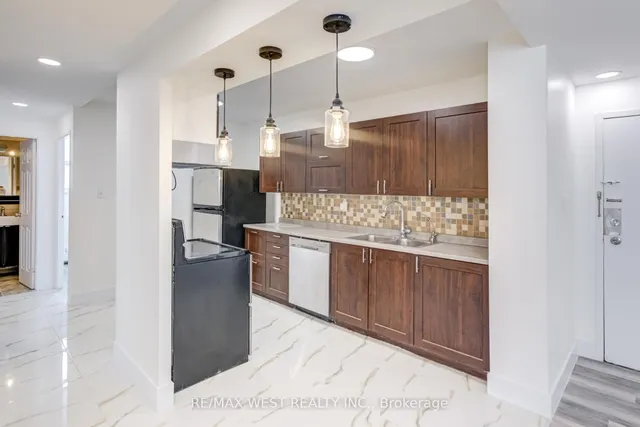 Additional image 31 of 390 Dixon Rd Unit 1013