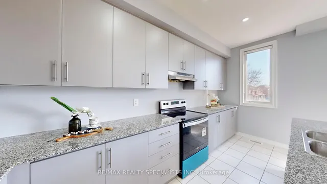 Additional image 11 of 6 QUEENPOST Dr