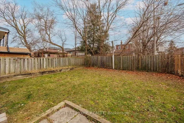 Additional image 22 of 887 Cosburn Ave