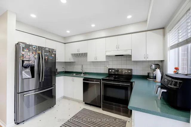 Additional image 19 of 41 Spadina Rd