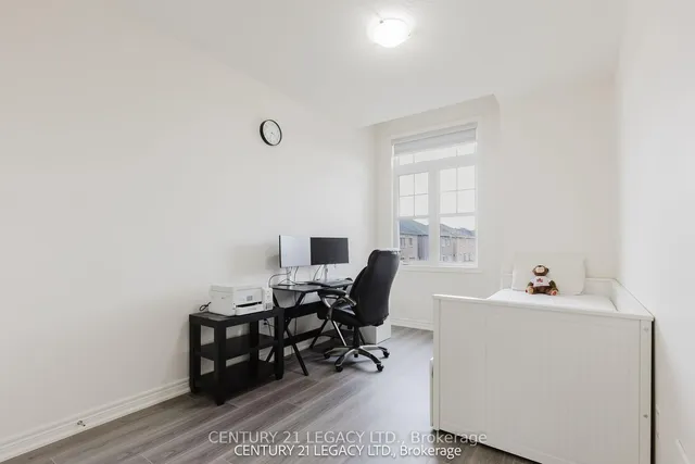 Additional image 35 of 180 Agro St